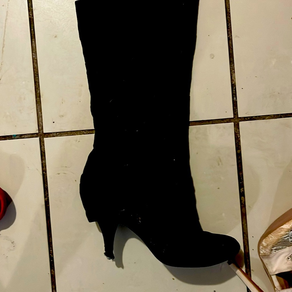Size 8 Fergalicious boot